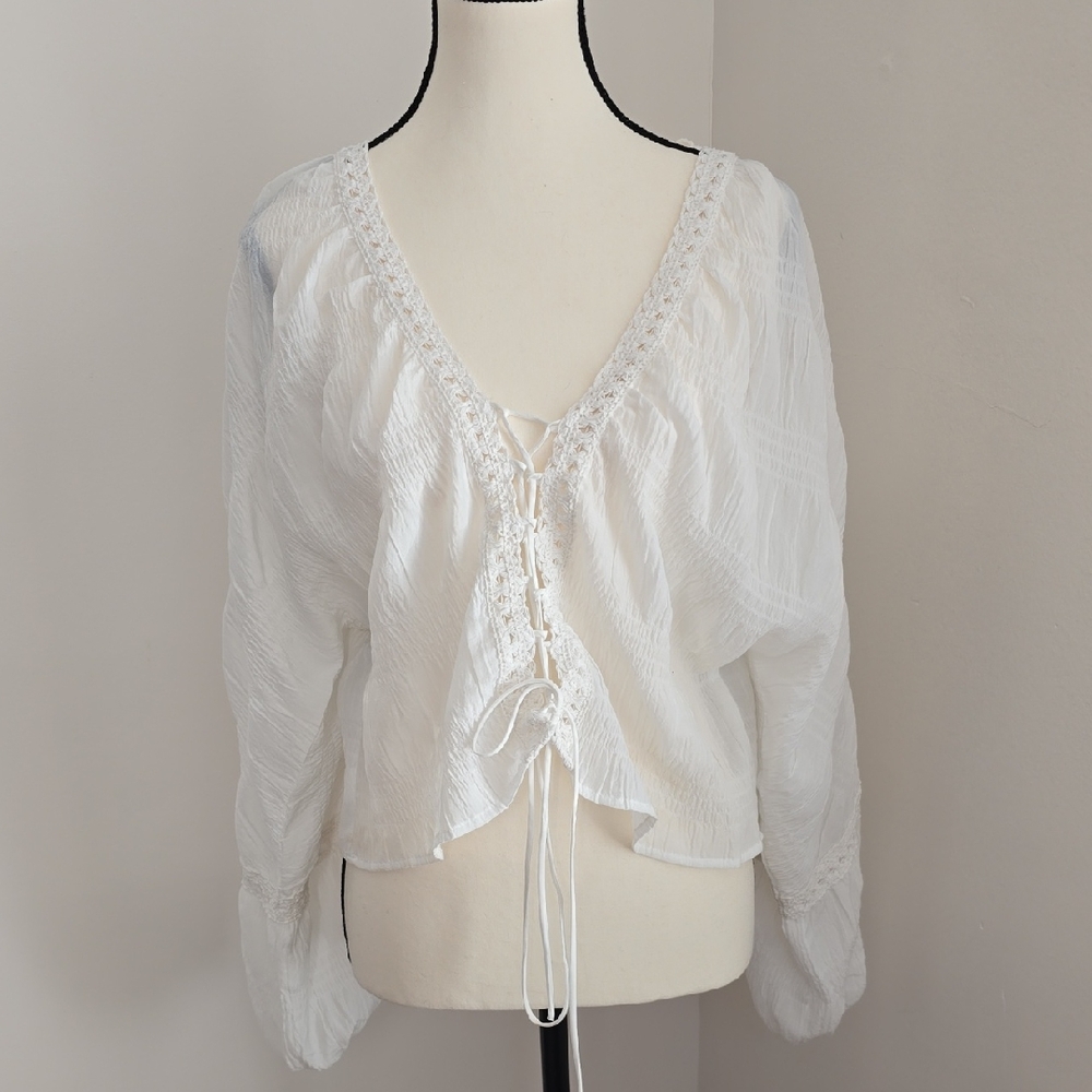 Acoa Women's White Lace-Up Flowy Blouse